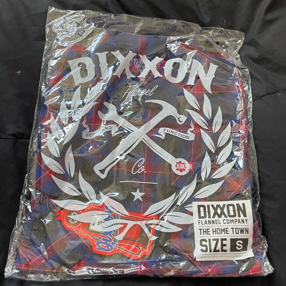 DIXXON FLANNEL THE HOMETOWN SIZE SMALL